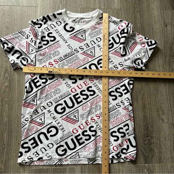 GUESS Men's Black and Red Logo Print T-Shirt - Picture 3 of 4